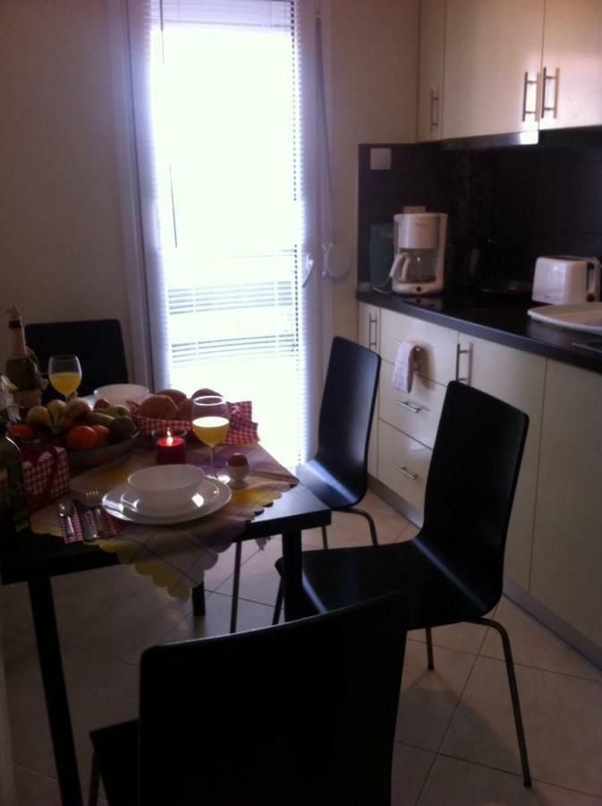 נאוי אפיבטיי Apartment By The Beach מראה חיצוני תמונה