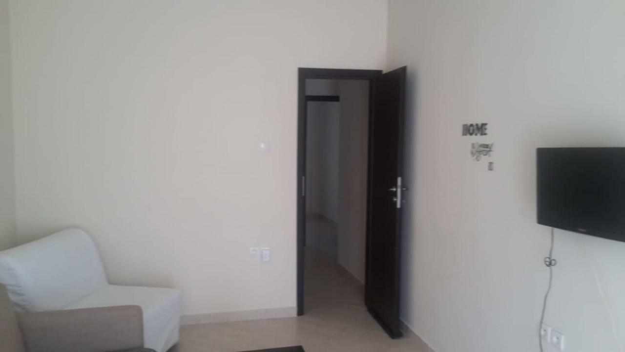 נאוי אפיבטיי Apartment By The Beach מראה חיצוני תמונה